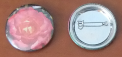 Button 37mm špendlík - Červený kvet