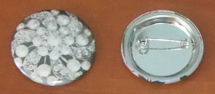 Button 37mm špendlík - Šperk 1